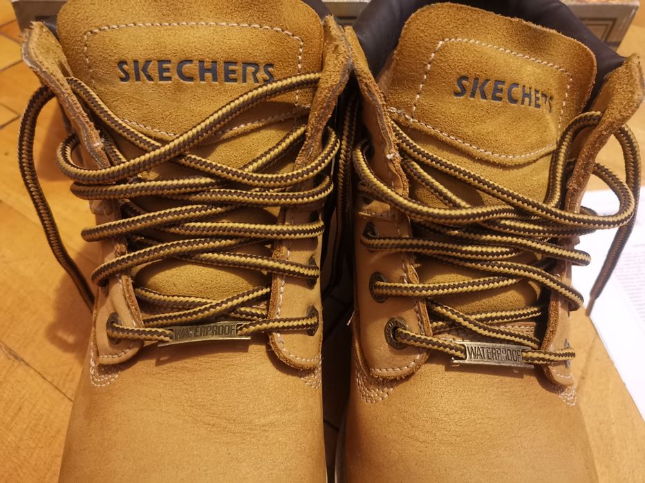 Ghete waterproof Skechers full piele, ca noi