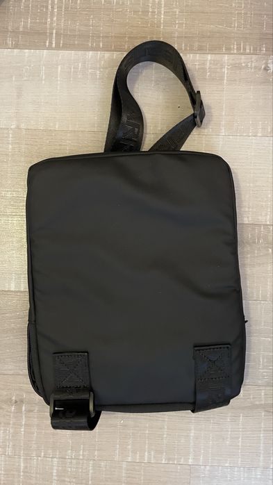 Чантичка Carrera като нова