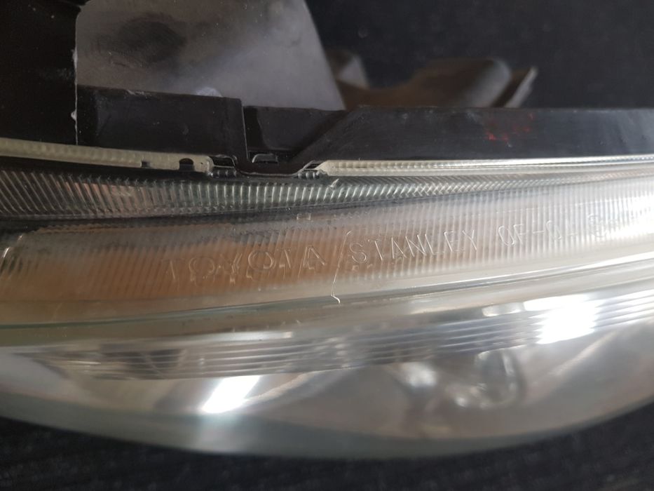 Оригинален Ляв Фар Toyota Corolla Verso Тойота Корола Версо