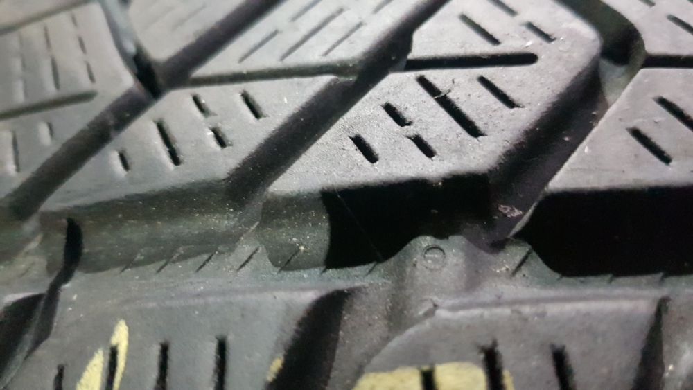 Anvelope 4x215 65 17 pirelli iarnă dot 18..21 mm 5.6