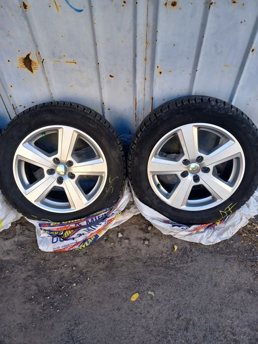 Anvelope iarna 215 60 17