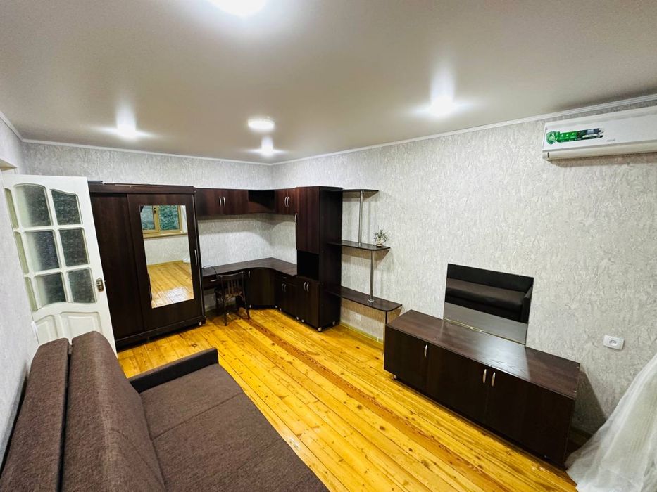 Продаётся Шота Руставели 1/3/5 30кв.м. с арендатором ( ипотеки нет )