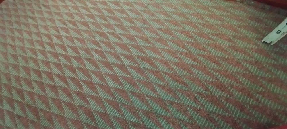 Палос,  оч  пушти,  янги, урамда  2м х 3метр