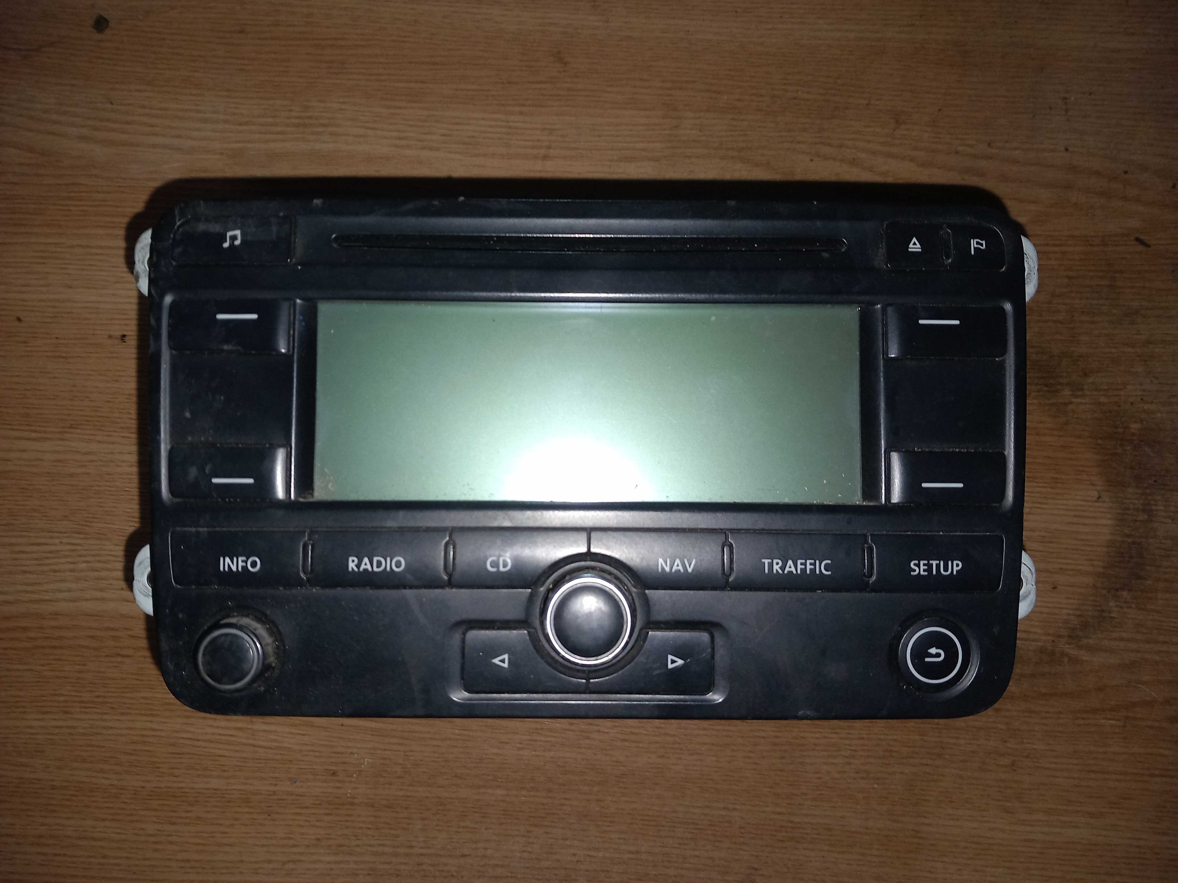 Radio CD Navigatie Volkswagen Touran An 2004-2008 Cod: 1K0 035 191 E