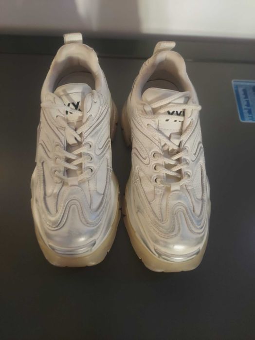 Adidasi dama moderni