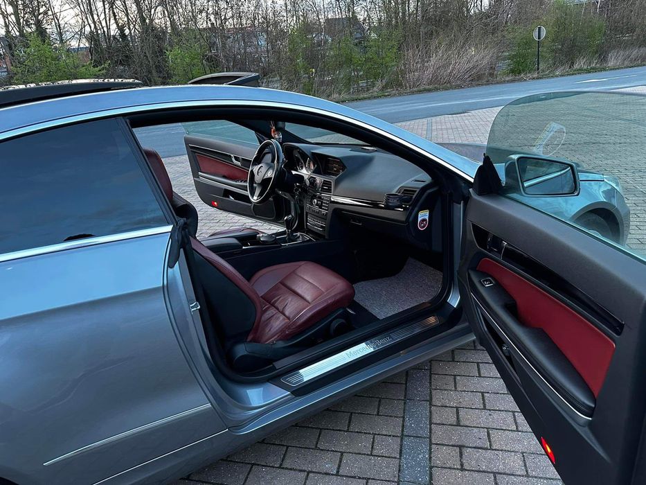 Мерцедес Mercedes E220