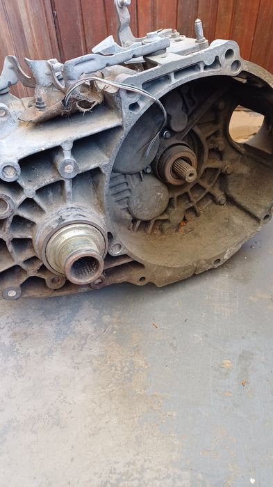 Vand cutie viteze Vw Sharan,  2000  2010. Preț 500 ron . Tel 0745 028