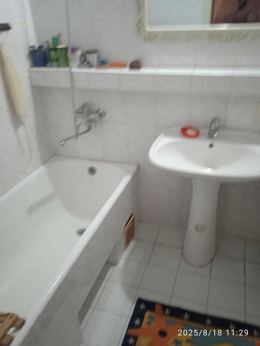 Продаётся двухэтажный коттедж на участке в 6,5 соток в посёлке Улугбек