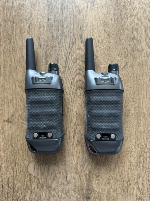 Set 2 Walkie-Talkies Motorola TLKR T8