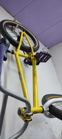 Продам BMX трюковой велосипед