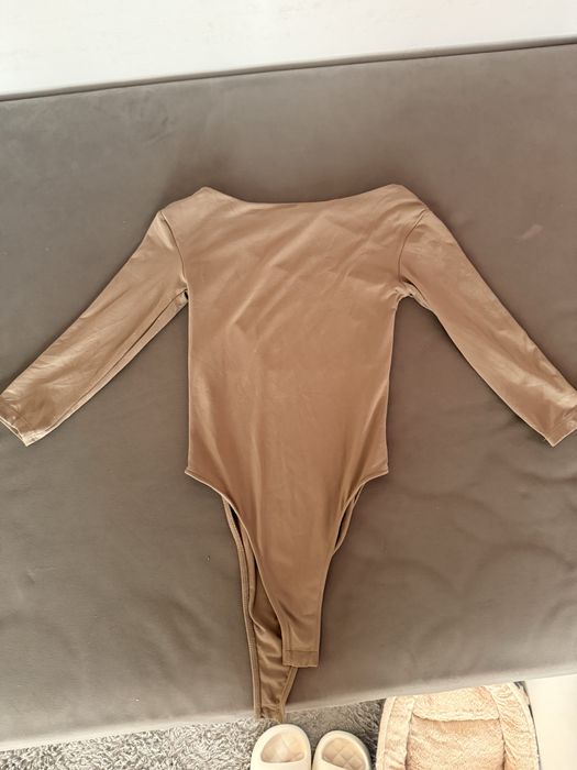 Zara – дамско боди, удобно