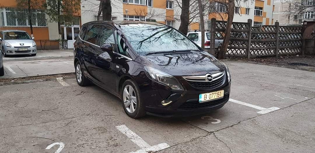 Vând Opel Zafira C Tourer