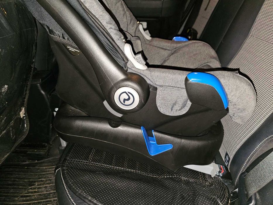 Кошче за кола с изофикс база