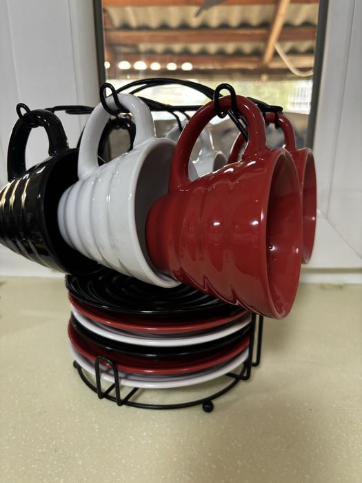 Набор кружек с тарелками