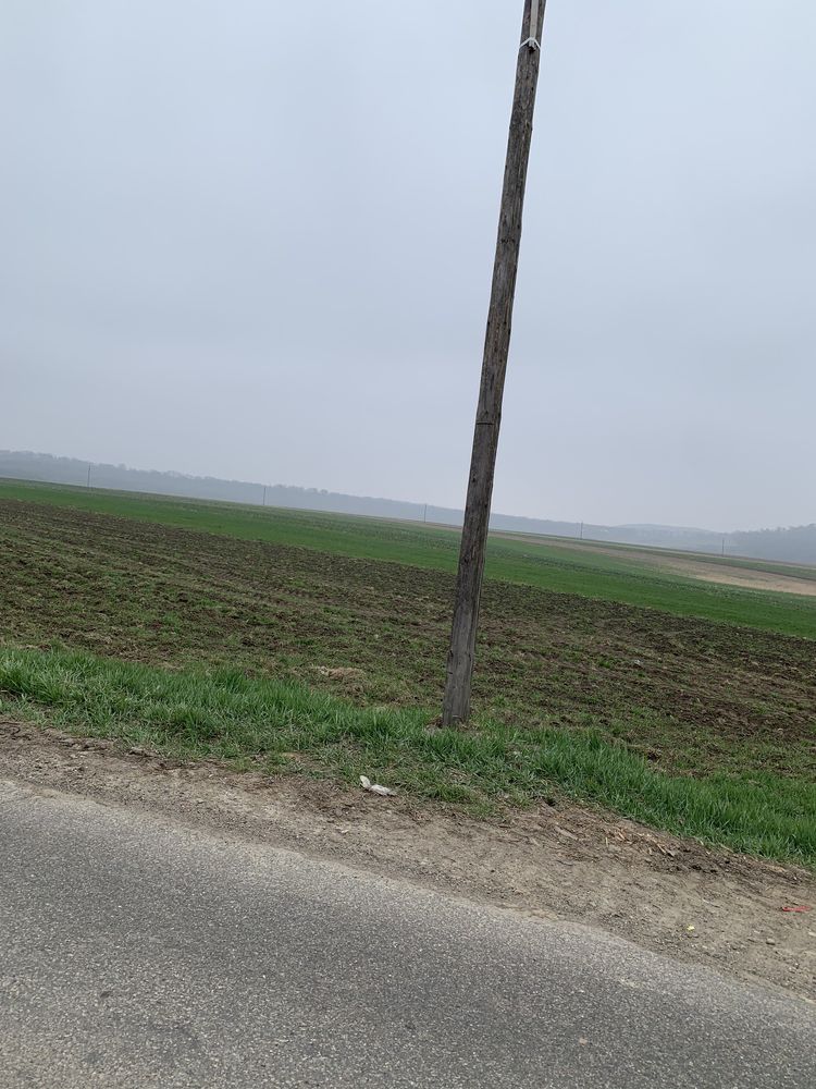 Vand teren la iesire Suceava spre Mitoc langa fab. de statii epurare
