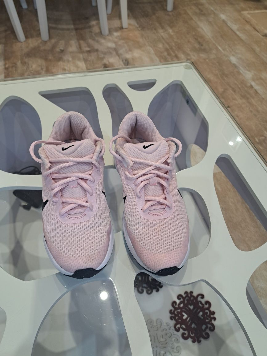 Маратонки Nike !