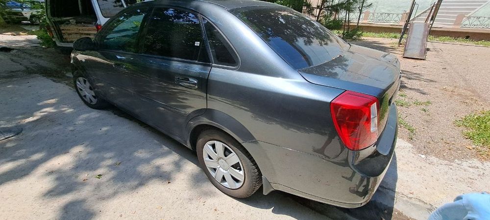 Продаются автомобиль ласетти жентра.