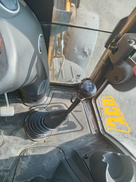 Buldoexcavator 3cx de vanzare