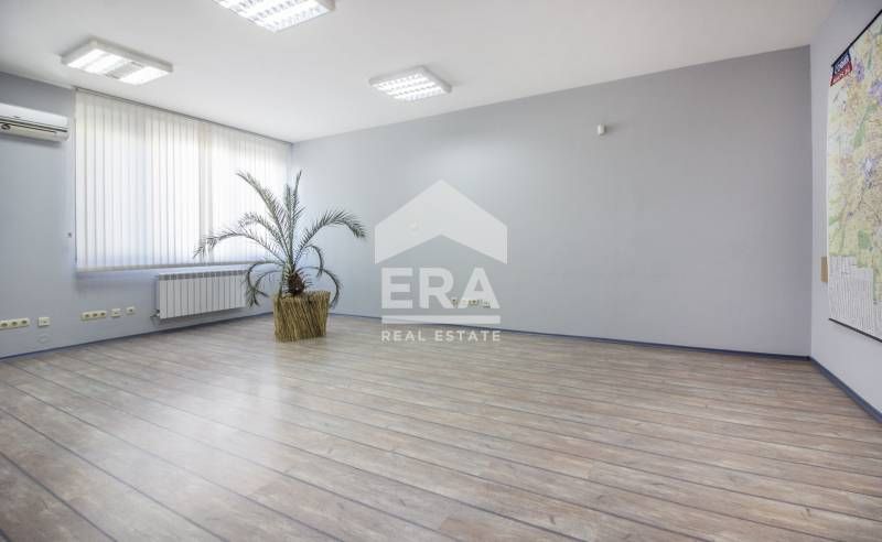 Дава се под наем Офис в София, Лозенец - 70 кв.м за 840 € - Снимка #2