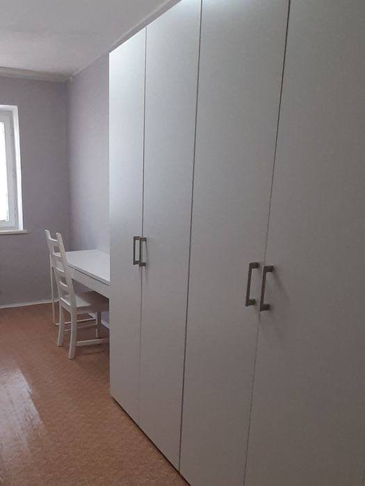 Огромный шкаф (7 дверей) белого цвета