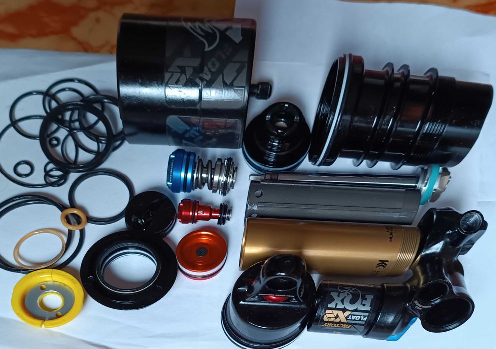 Fox 2023 X2 Factory 230 и 205 Trunnion