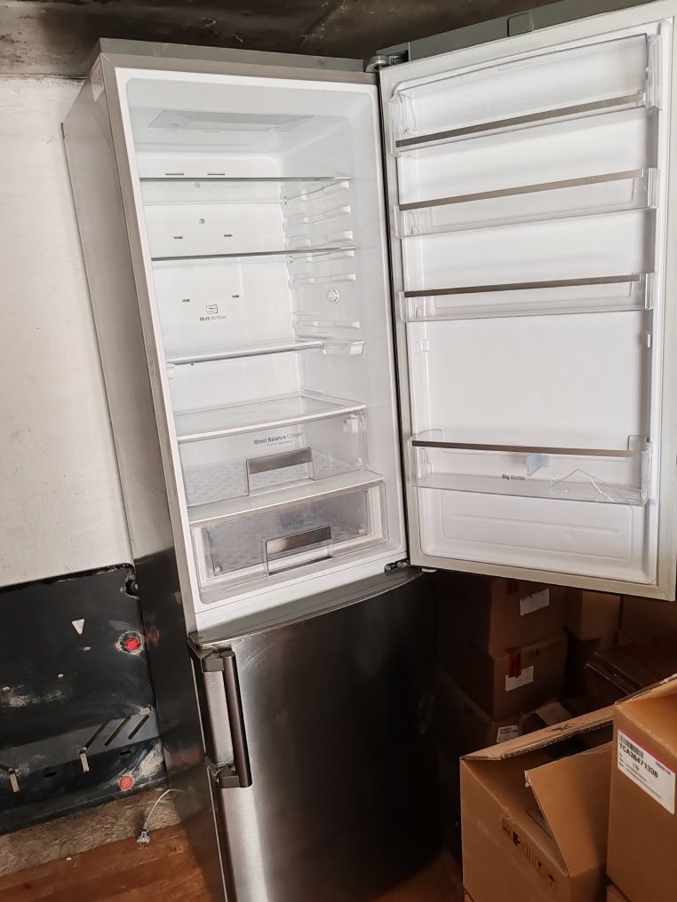 Холодильник LG в отличном состоянии