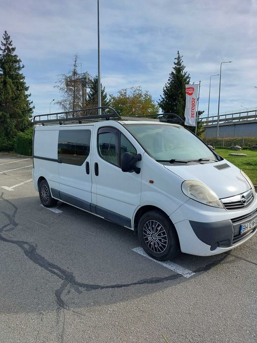 Opel Vivaro 5 locuri