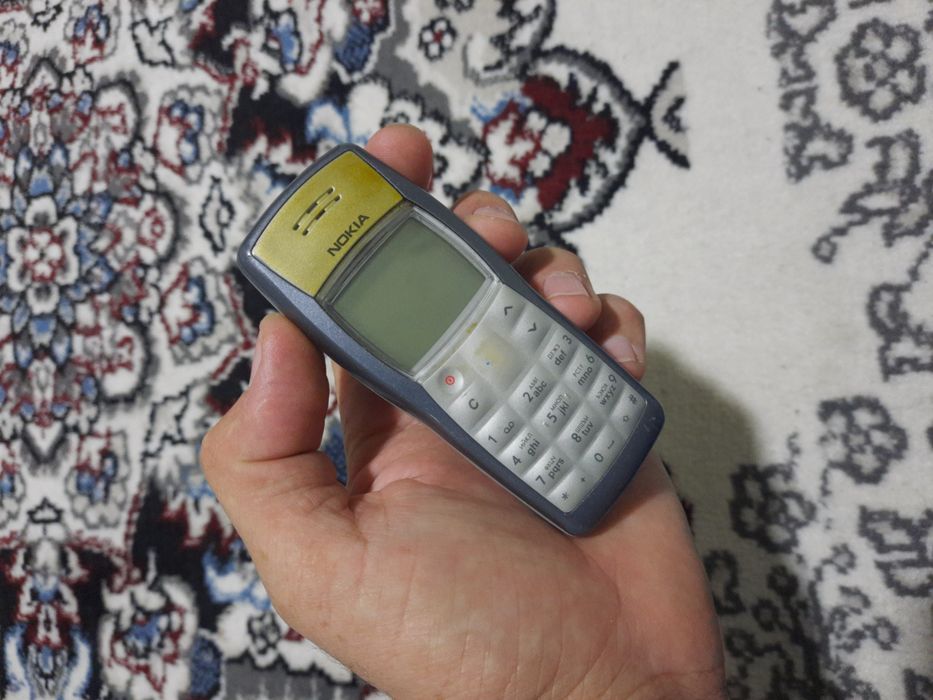 Nokia 1100  tilfonla sotladi