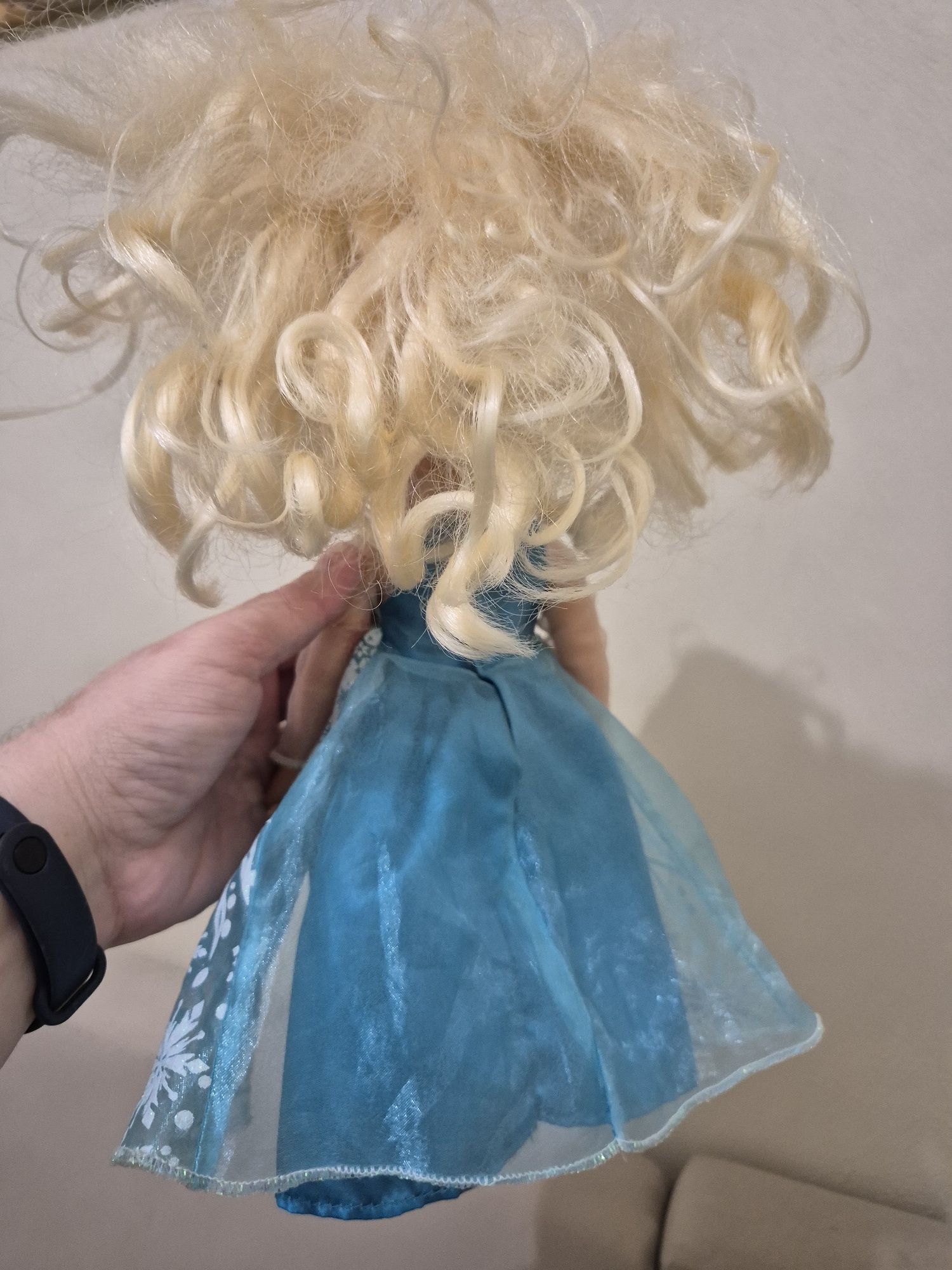 Papusa muzicala elsa frozen