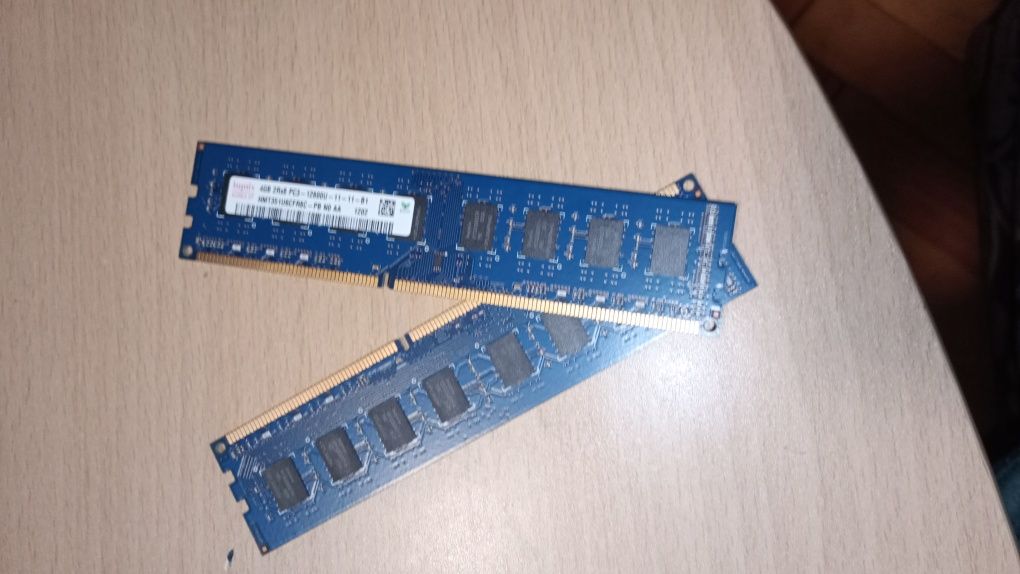 DDR3 RAM 8 GB, 2 stickuri