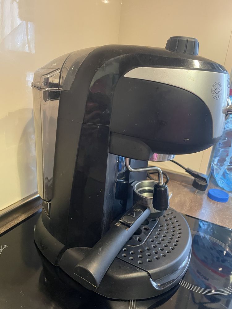 Еспресо кафемашина Delonghi EC221 15 bar
