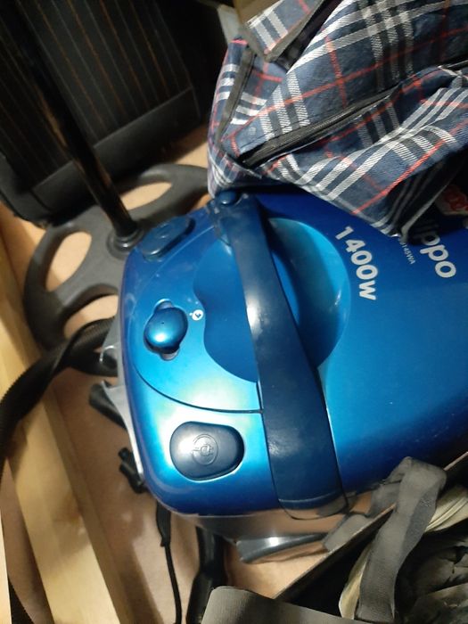 Продается большой пылесос LG,моющий