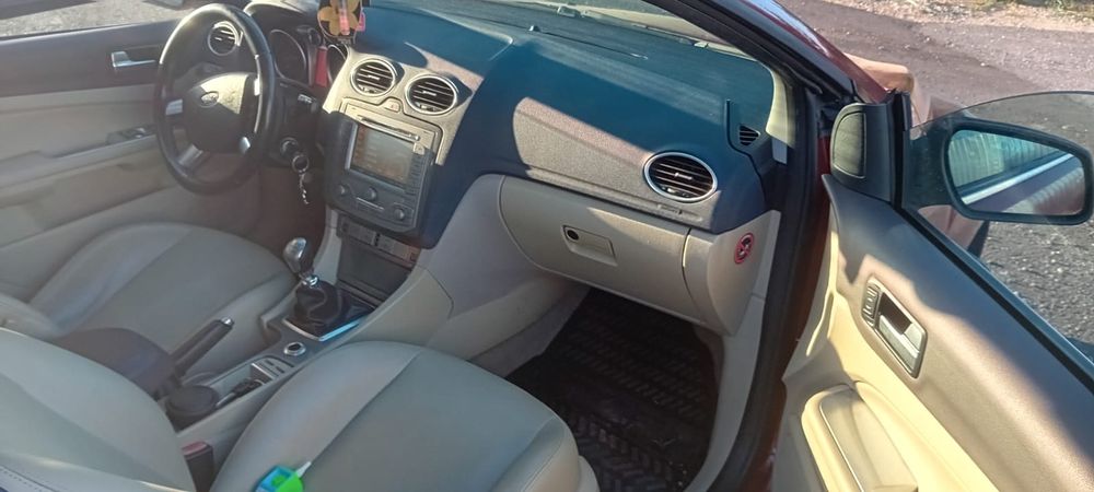 Vand Ford Focus decapotabil