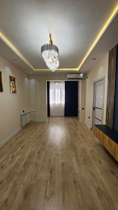 Сейчас с мебелью 3х комнатная квартира  Авиасозлар 4