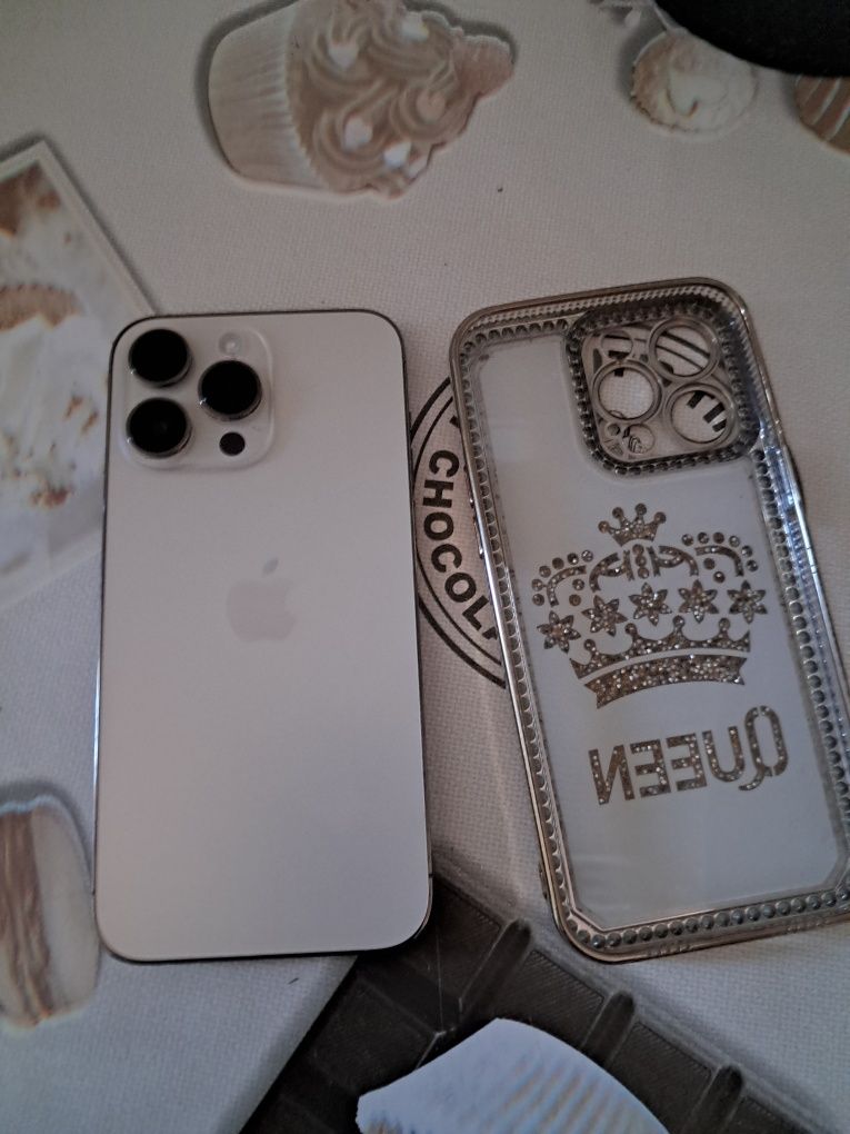 Vând Iphone 14 pro max gold 256 GB în stare forte bună
