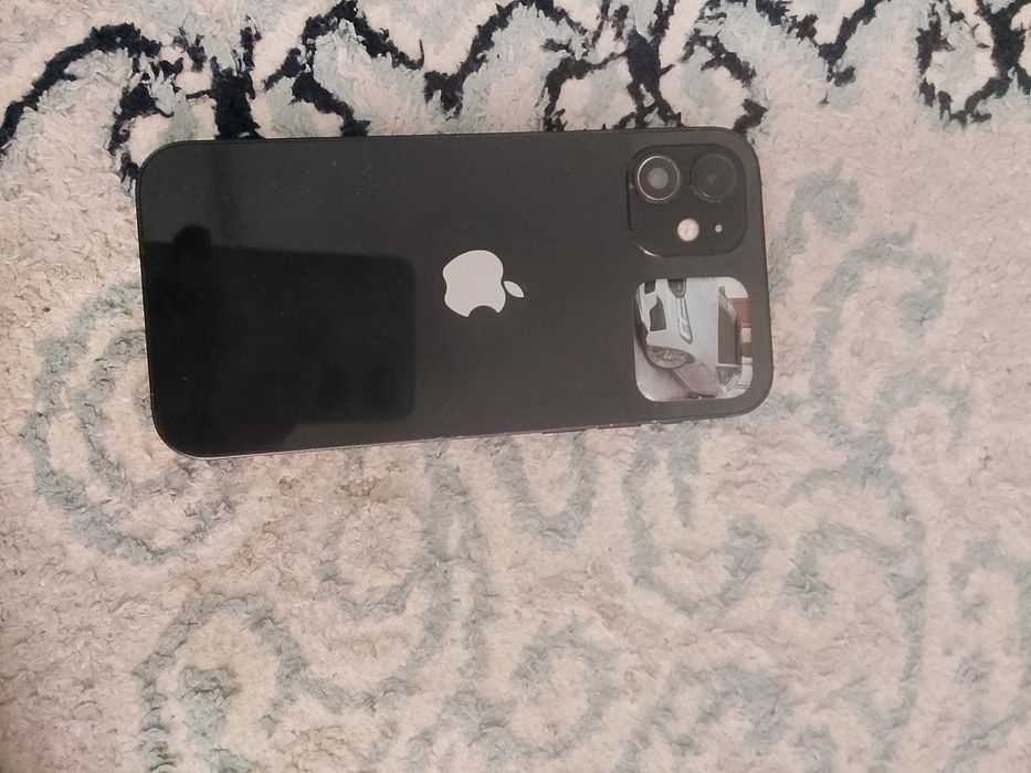 Продам айфон 12 память 128 гб