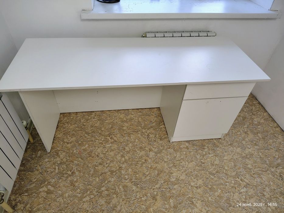 Продам писменный стол.