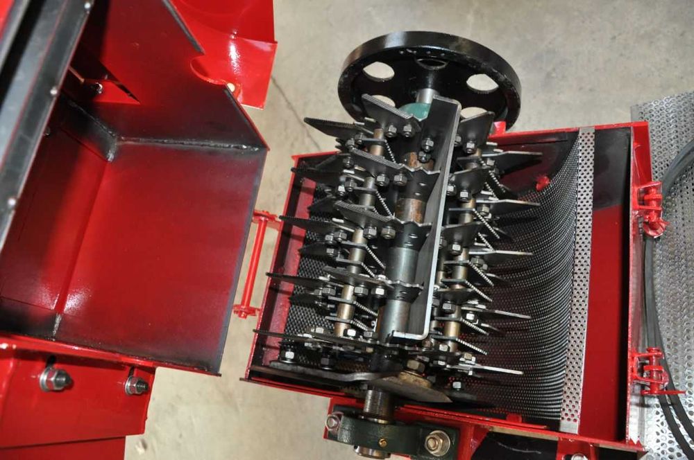 Tocator furaje UNITEH 400-30 cu turbină, motor inclus NOU