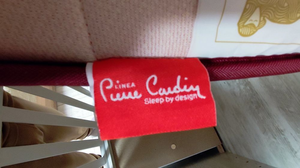 Бебешко креватче  и матрак Pierre Cardin с протектор. Неизползвани.