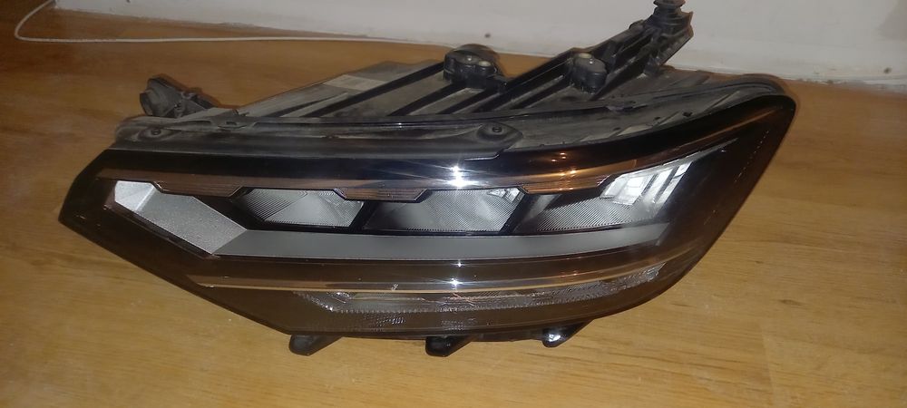 Far stanga VW passat b8 facelift led