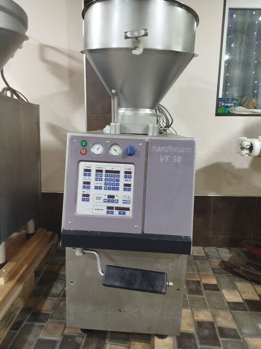 Колбасный шприц вакуумный роторный handtmann vf-50