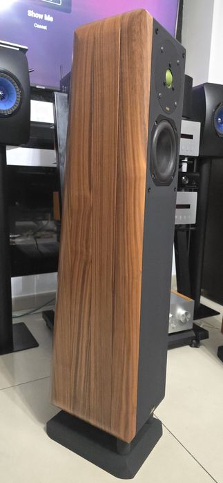 Boxe podea Chario Constellation Cygnus MK1  High-End