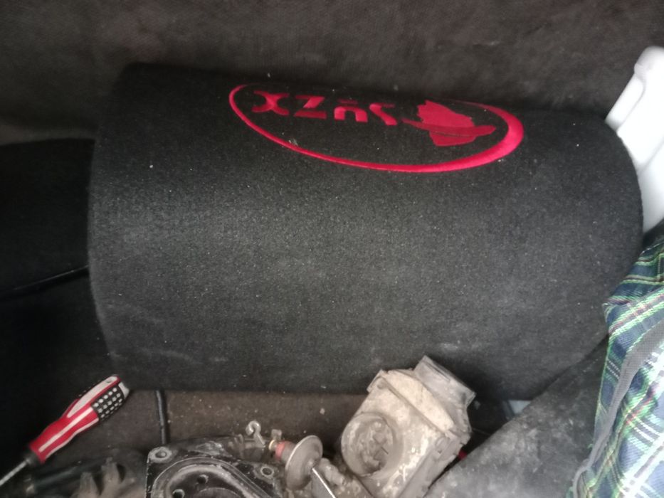 Продам саббуфер полный рабочи