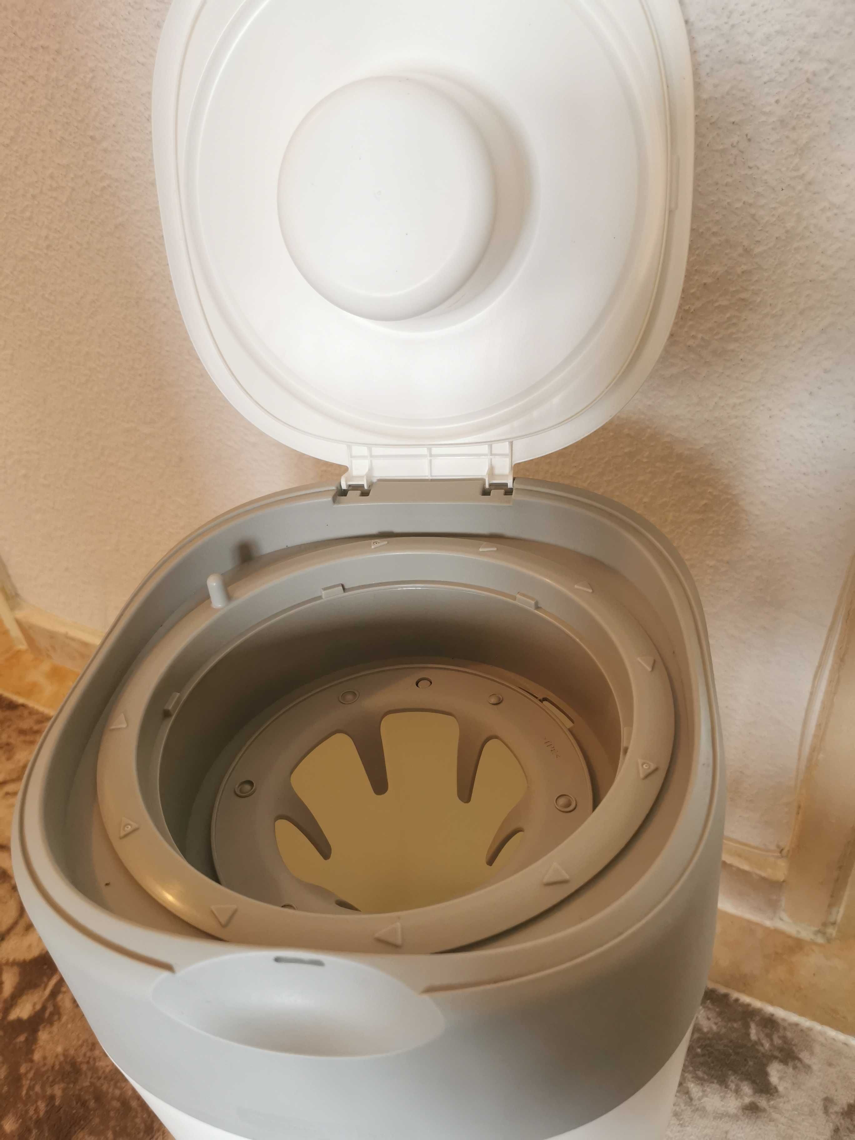 TOMMEE TIPPEE Хигиенен кош за памперси TWIST&CLICK Бял