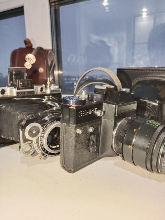 Поодам 2 Реаритетнвх фотоопарата в очень хорочем состояние