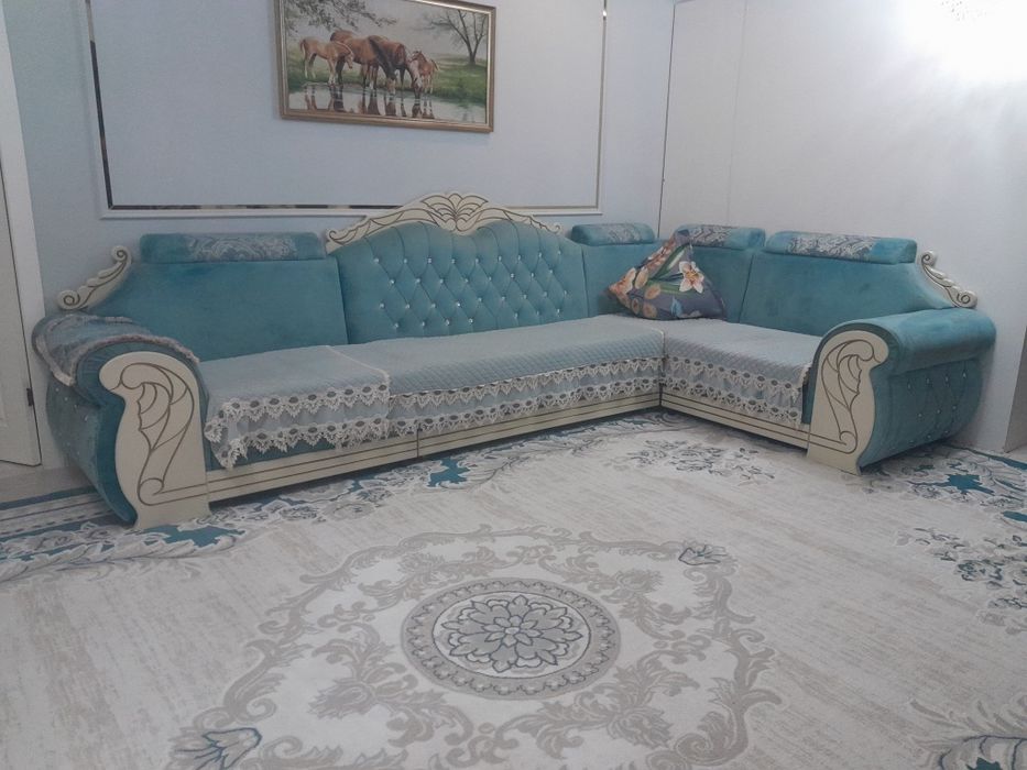 Углавой диван сатылады