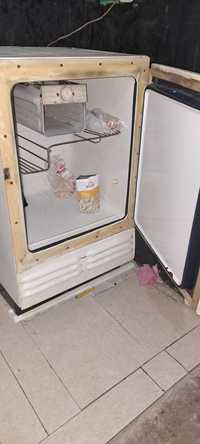 Продам холодильник рабочий мотор зовотской