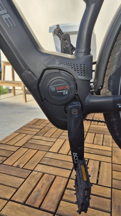 Bicicleta electrica Cube