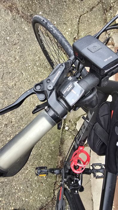 Bicicletă Trek FX3 echipată complet Bontrager