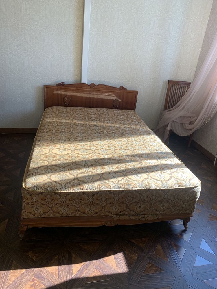 Спальный гарнитур Элеонора из чистого дерева